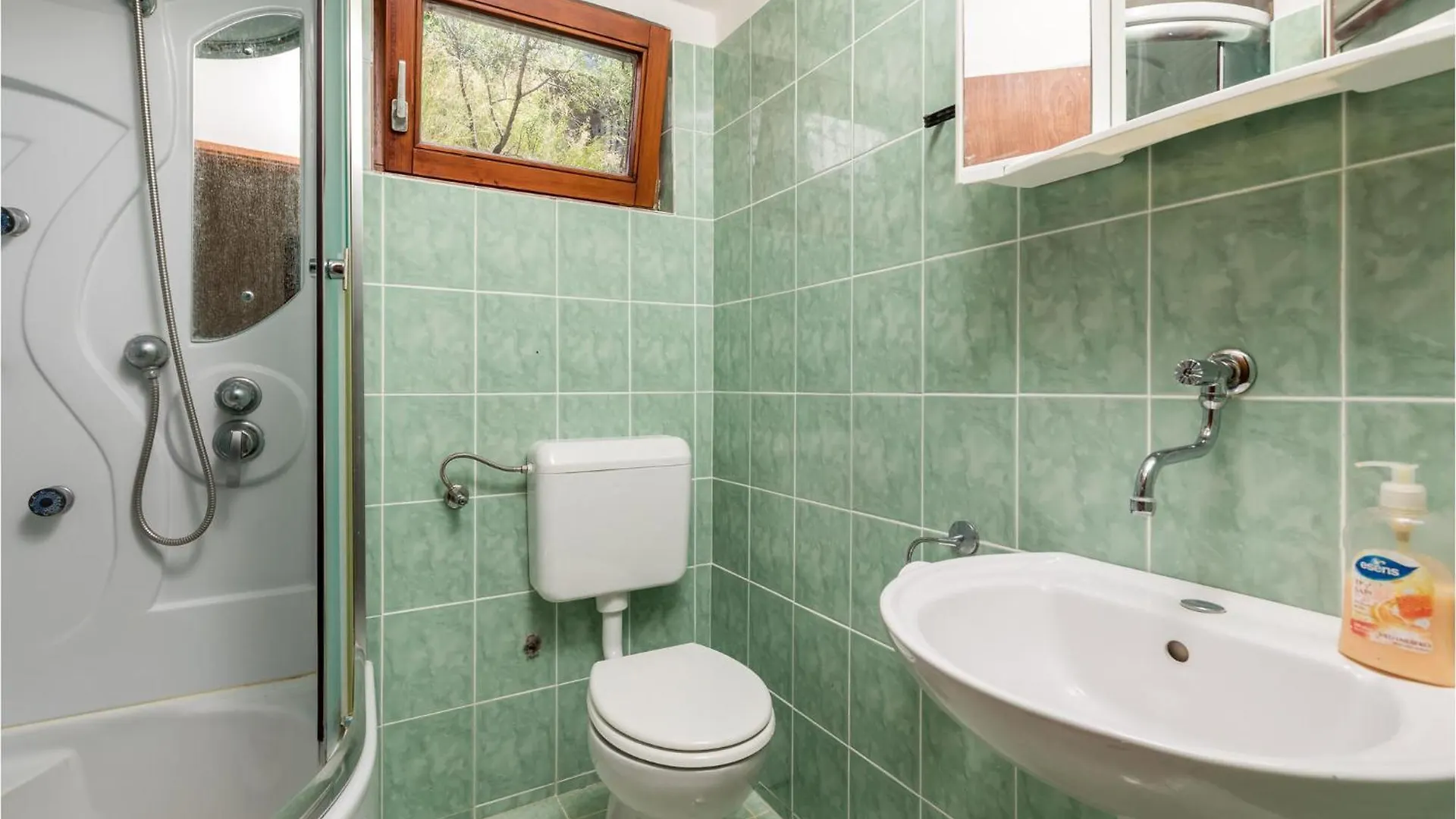 Beautiful Apartment In Starigrad With Wifi