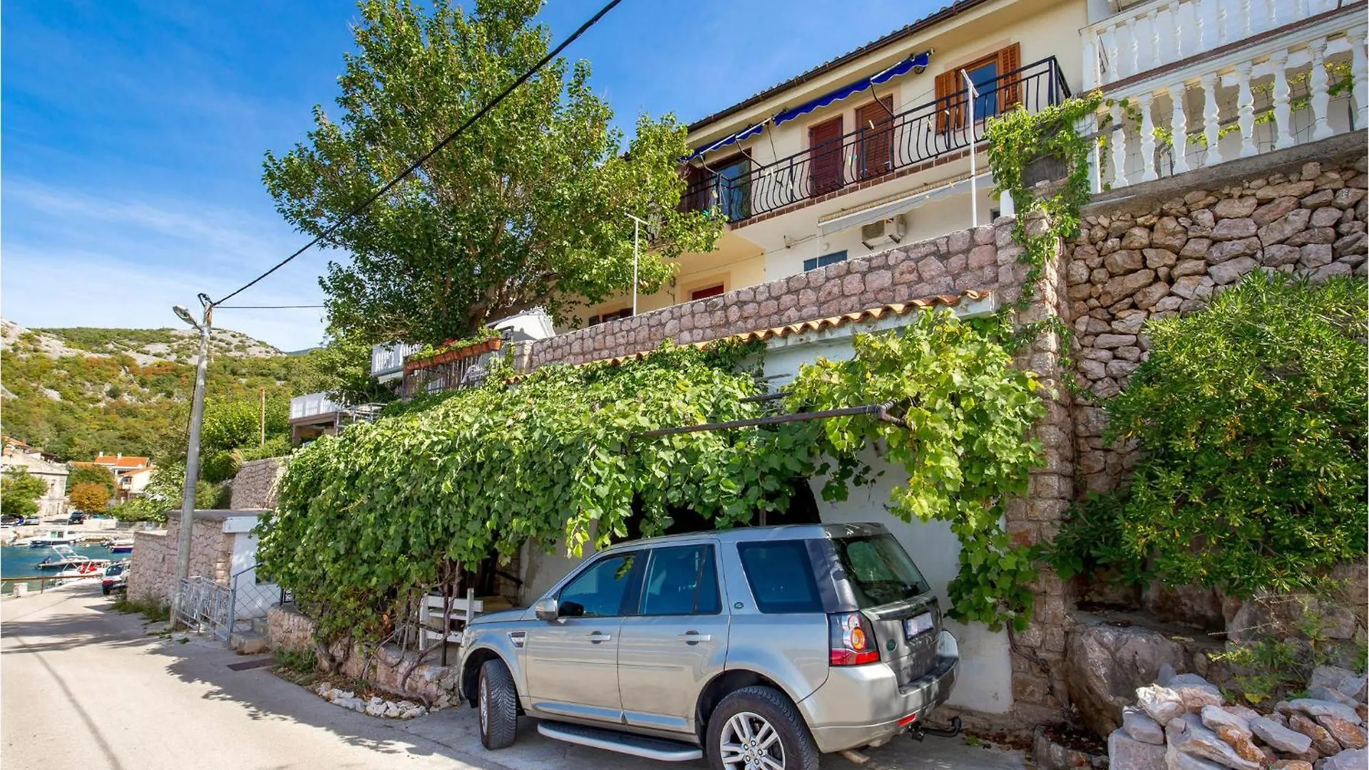 Beautiful Apartment In Starigrad With Wifi  Starigrad (Kvarner)