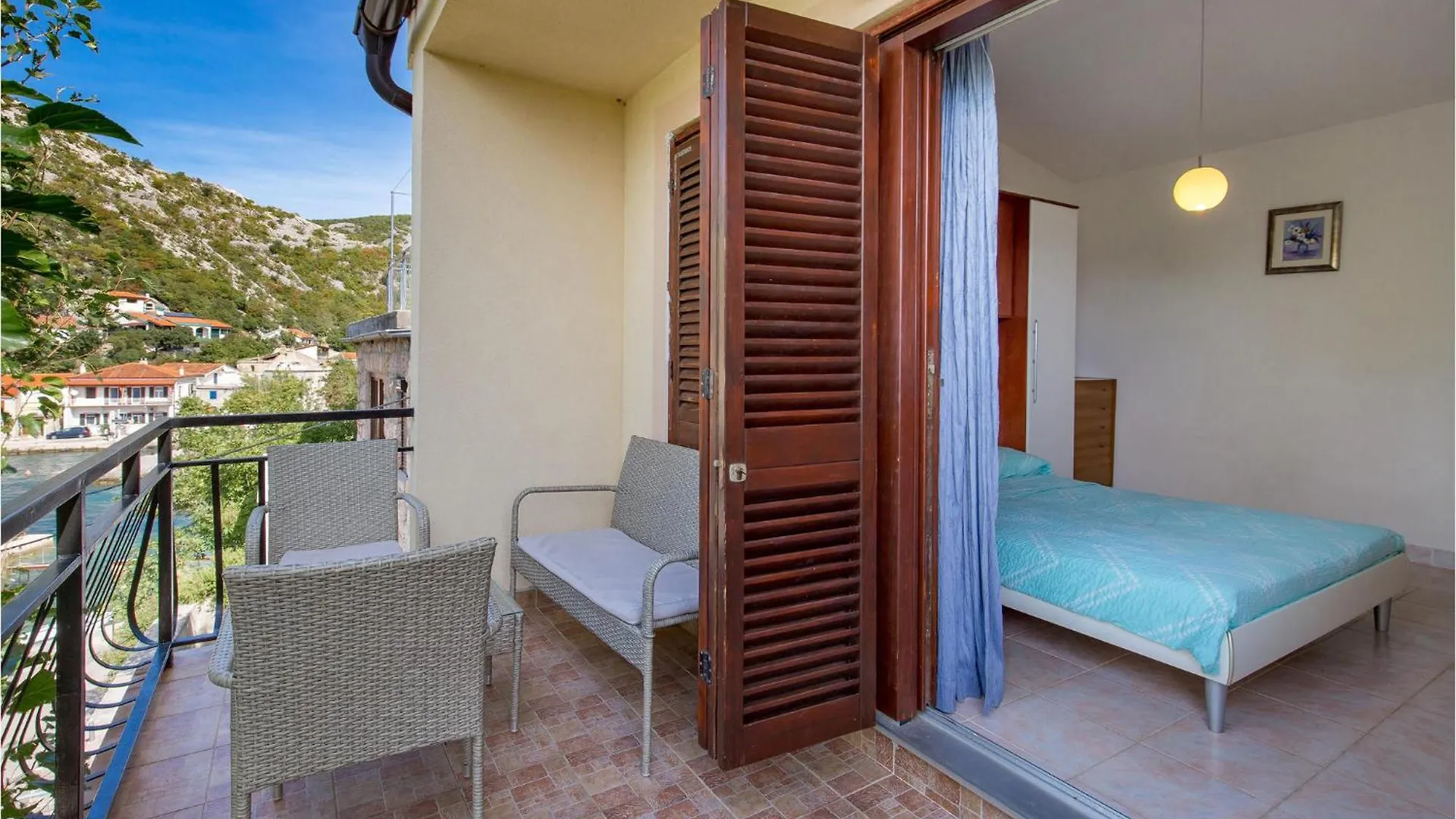 Beautiful Apartment In Starigrad With Wifi
